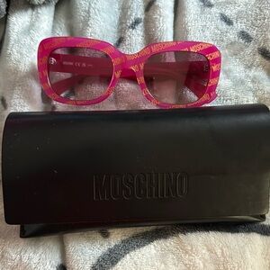 MOSCHINO SUNGLASSES NEW WITH CASE